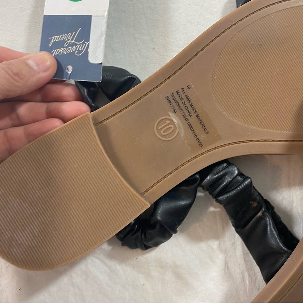 Universal Thread Black and Brown Sandals with Ruched Strap - Picture 2 of 4